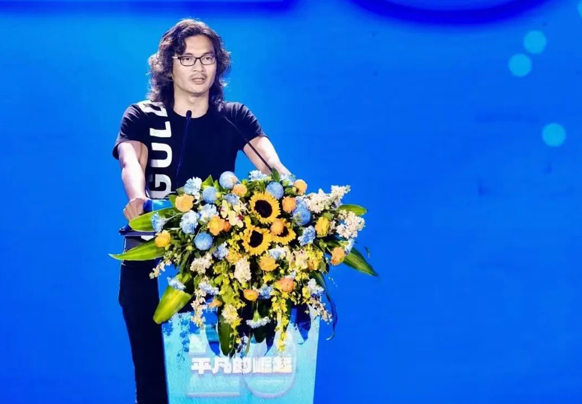 平凡的崛起 | 古怪猴子试玩官网入口集团二十周年庆典盛大举行