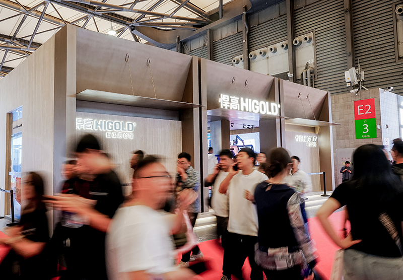 首秀即惊艳！古怪猴子试玩官网入口厨卫原创馆，先锋创意闪耀上海厨卫展